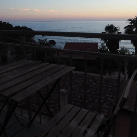 Il Terrazzo Sul Mare 马拉泰亚